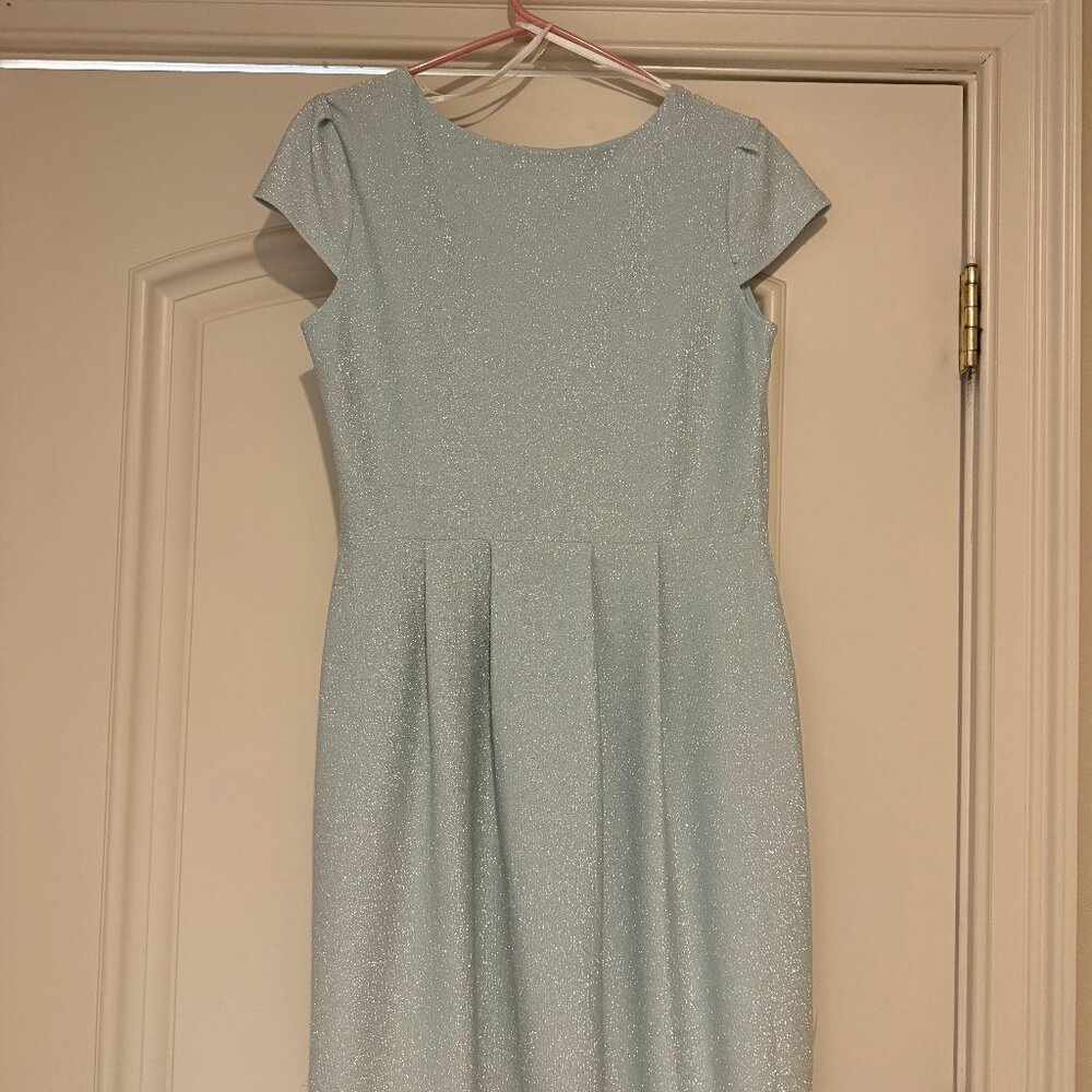 Enfocus Studio Size 12 Shimmery blue short dressy dress with cap sleeves.